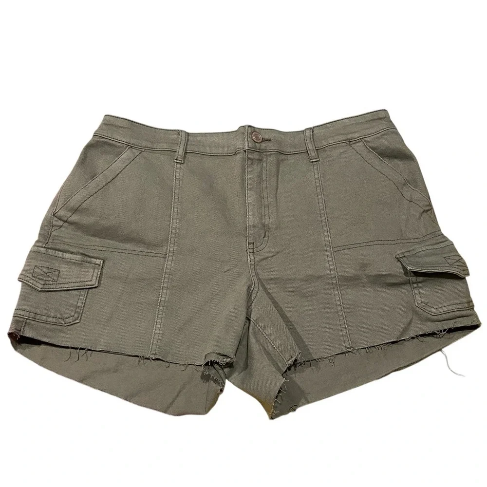 Juniors' SO High Rise Utility Midi Fray Hem Jean Shorts size XL Green
